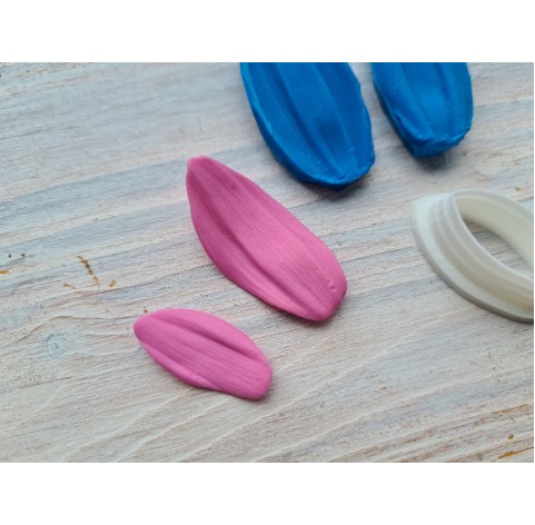 Silicone veiner, Chrysanthemum petal texture, (mold size) ~ 1.8*3.5 cm + 2 cutters 1.8*3 cm, 0.9*2 cm, choose full set or individually
