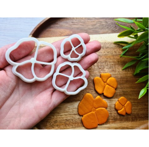 "Flower, style 9", set of 3 cutters, one clay cutter or FULL set