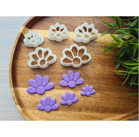 "Flower, style 10", set of 5 cutters, one clay cutter or FULL set