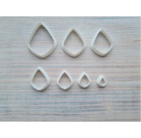 "Irregular drop", set of 7 cutters, one clay cutter or FULL set