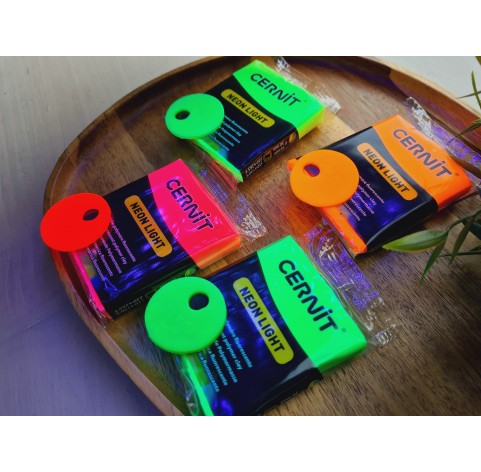 Cernit Neon, fuchsia, Nr. 922, 56g (2oz), oven-hardening polymer clay