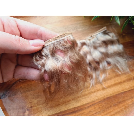 Mohair weft (Pearl blonde), ~ 20 cm long, hair length 6-8 cm
