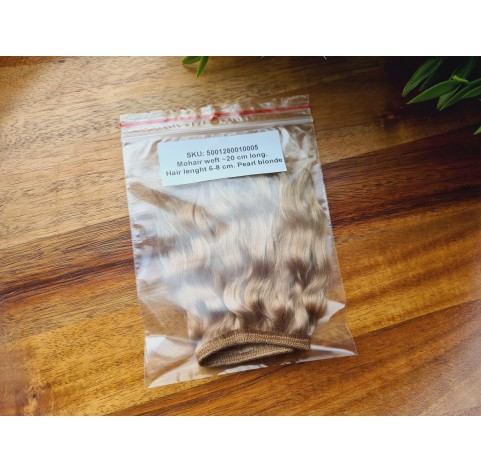 Mohair weft (Pearl blonde), ~ 20 cm long, hair length 6-8 cm