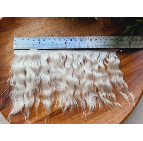 Mohair weft (Blond), ~ 20 cm long, hair length 10-12 cm