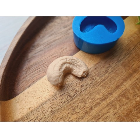 Silicone mold, Cashew nut, ~ 1.5*2.5 cm, H:0.9 cm