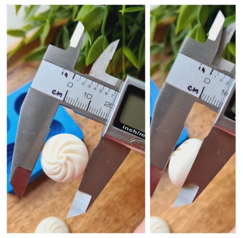 Silicone mold, Dumpling, style 3, 4 elements, ~ Ø 1.7 cm, H:0.8 cm