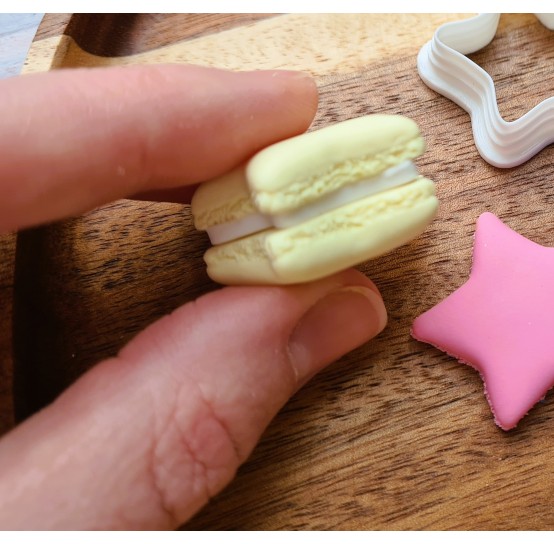 Silicone mold, Macaron, style 12, star, ~ Ø 2.8 cm, H:0.7 cm + cutter Ø 2.8 cm