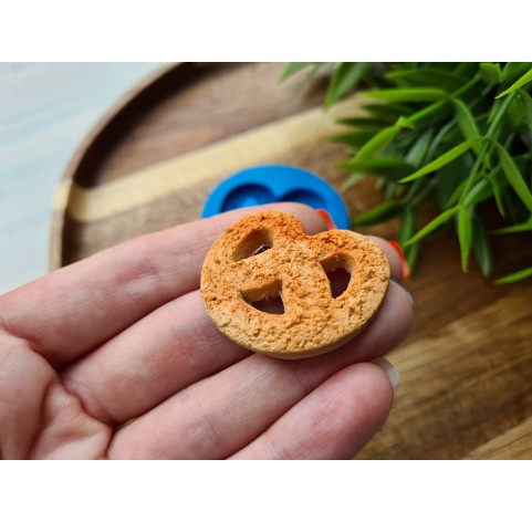 Silicone mold, Full size biscuit, style 30, pretzel form, ~ 3.6*3 cm, H:0.5 cm