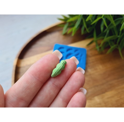 Silicone mold, Pea pod, 1:6-1:12 scale, style 2, ~ 0.3-1.7 cm, H:0.1-0.3 cm