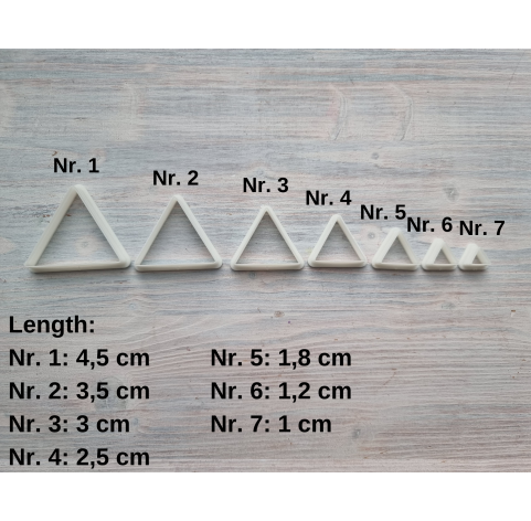 "Triangle", set of 7 cutters, one clay cutter or FULL set