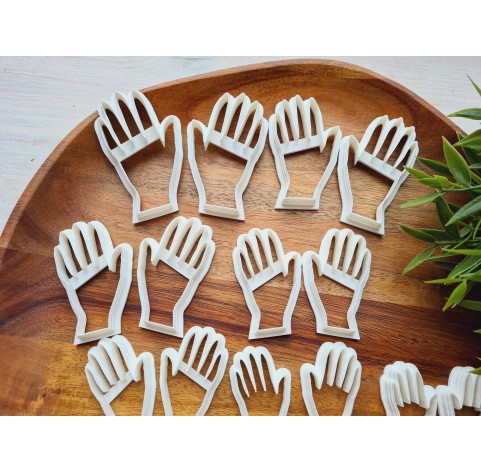 "Woman's hands", set of 2 cutters