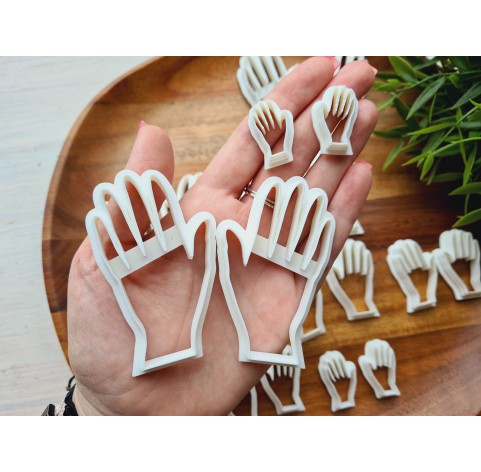 "Woman's hands", set of 2 cutters