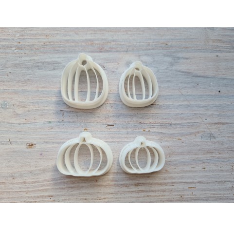 "Pumpkin, style 3", set of 4 cutters, one clay cutter or FULL set