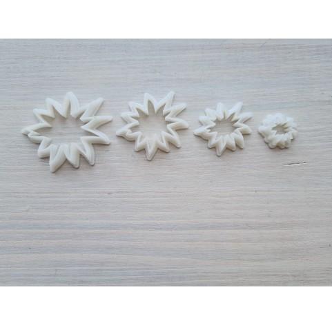 "Strawberry sepal", set of 4 cutters, one clay cutter or FULL set