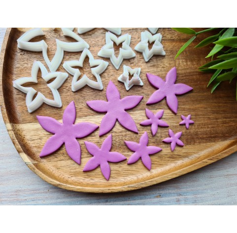 "Flower, style 1", set of 8 cutters, one clay cutter or FULL set