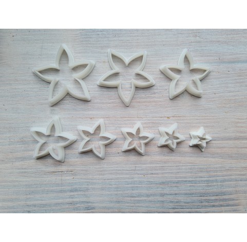 "Flower, style 1", set of 8 cutters, one clay cutter or FULL set