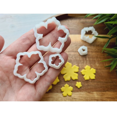 "Flower, style 2", set of 6 cutters, one clay cutter or FULL set