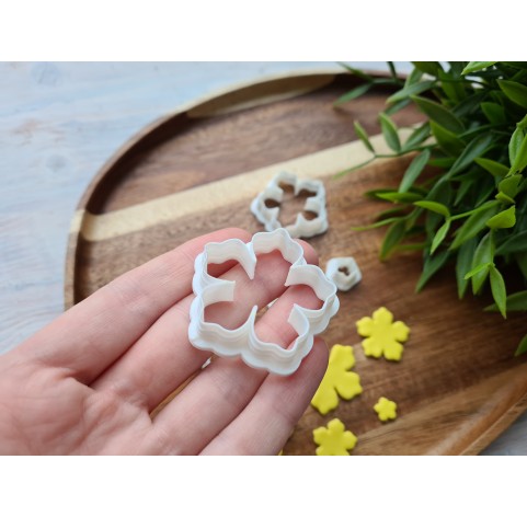 "Flower, style 2", set of 6 cutters, one clay cutter or FULL set