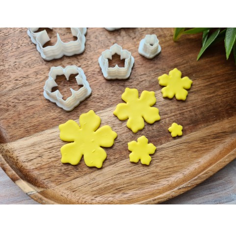 "Flower, style 2", set of 6 cutters, one clay cutter or FULL set