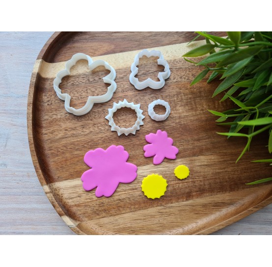 "Irregular flower", set of 4 cutters, one clay cutter or FULL set