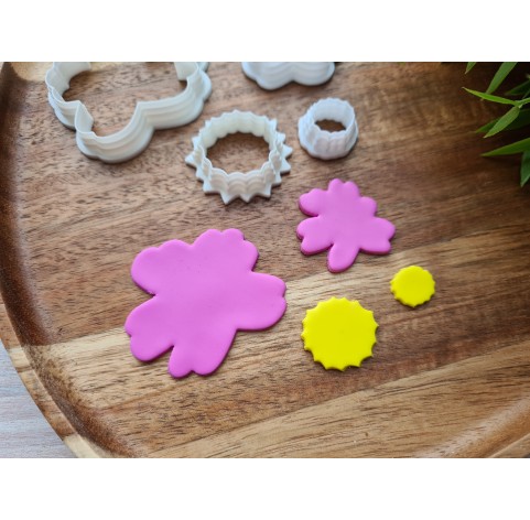 "Irregular flower", set of 4 cutters, one clay cutter or FULL set