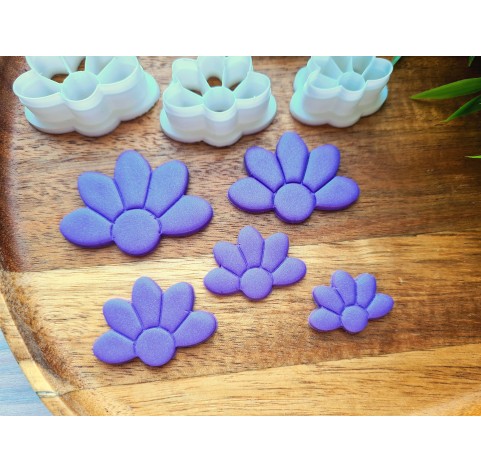 "Flower, style 10", set of 5 cutters, one clay cutter or FULL set