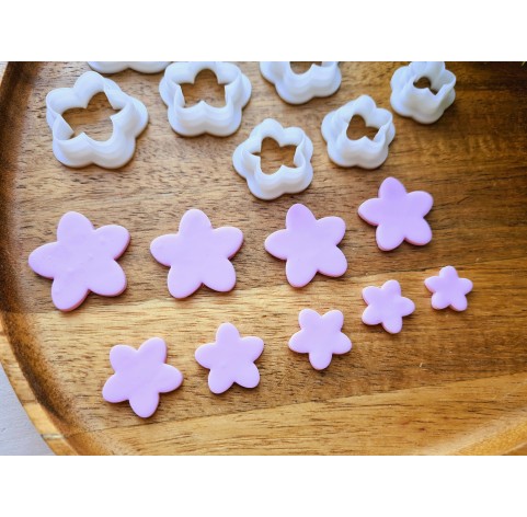 "Flower, style 15", set of 9 cutters, one clay cutter or FULL set