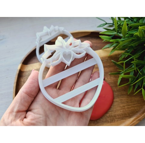 "Strawberry cutter, style 2", one clay cutter