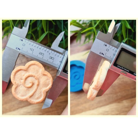 Silicone mold, Full size biscuit, style 46, flower, ~ Ø 3.7 cm, H:0.8 cm