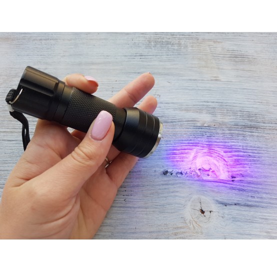 Ultraviolet flashlight, UV, without batteries